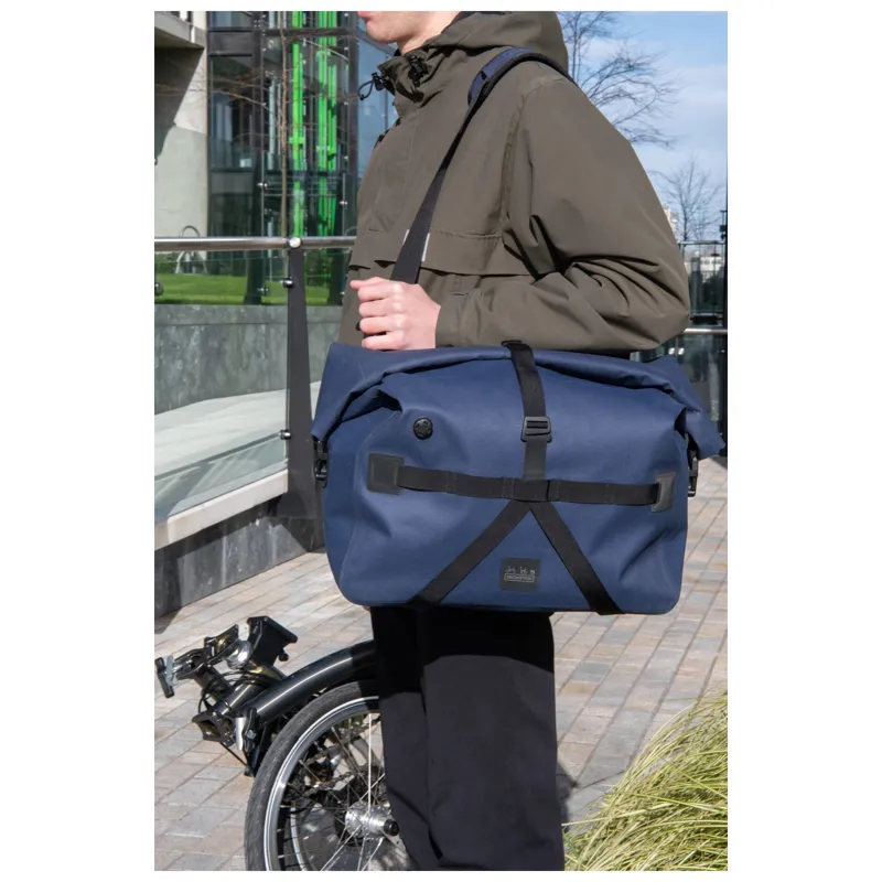 Brompton Borough Waterproof Bag Large in Navy-11